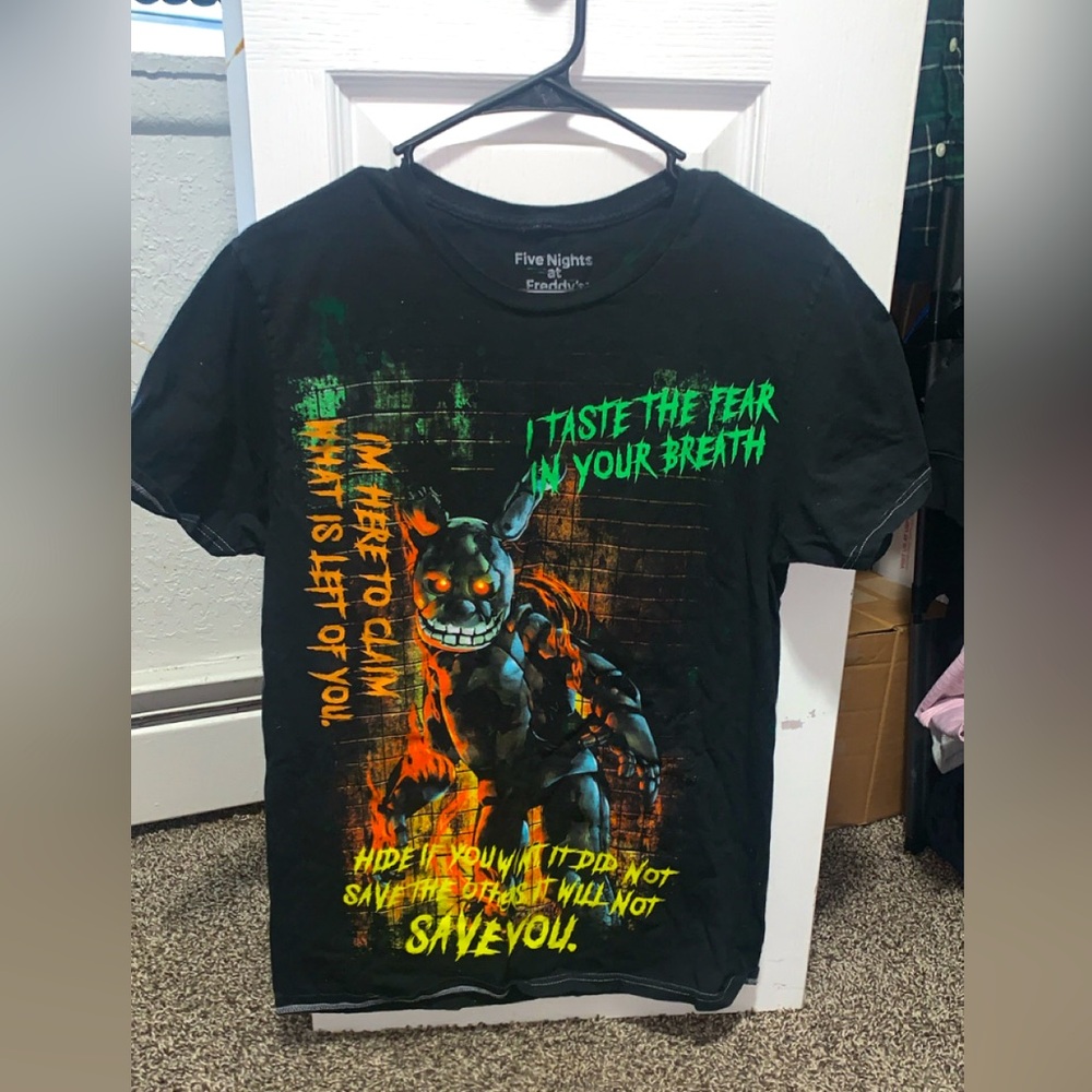 Hot topic Graphic Tee